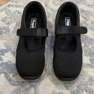 DREW Black Flats & Loafers